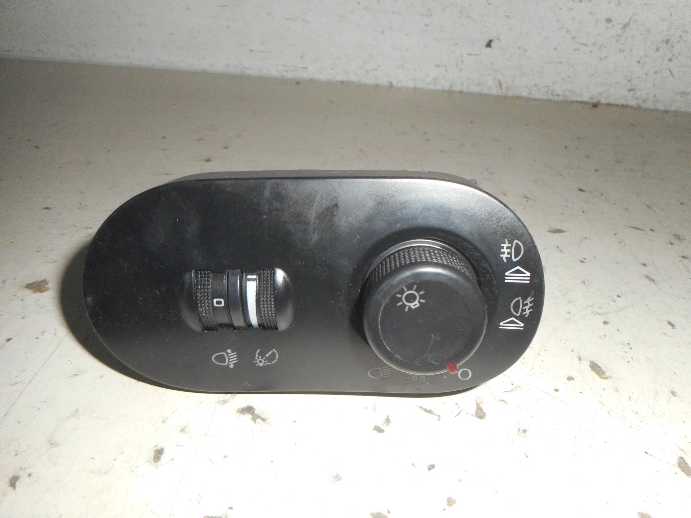 Interruttore blocco comando luci